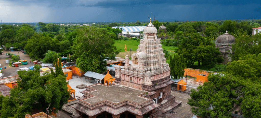Grishneshwar and Ellora same-day trip from Chhatrapati Sambhajinagar/Aurangabad