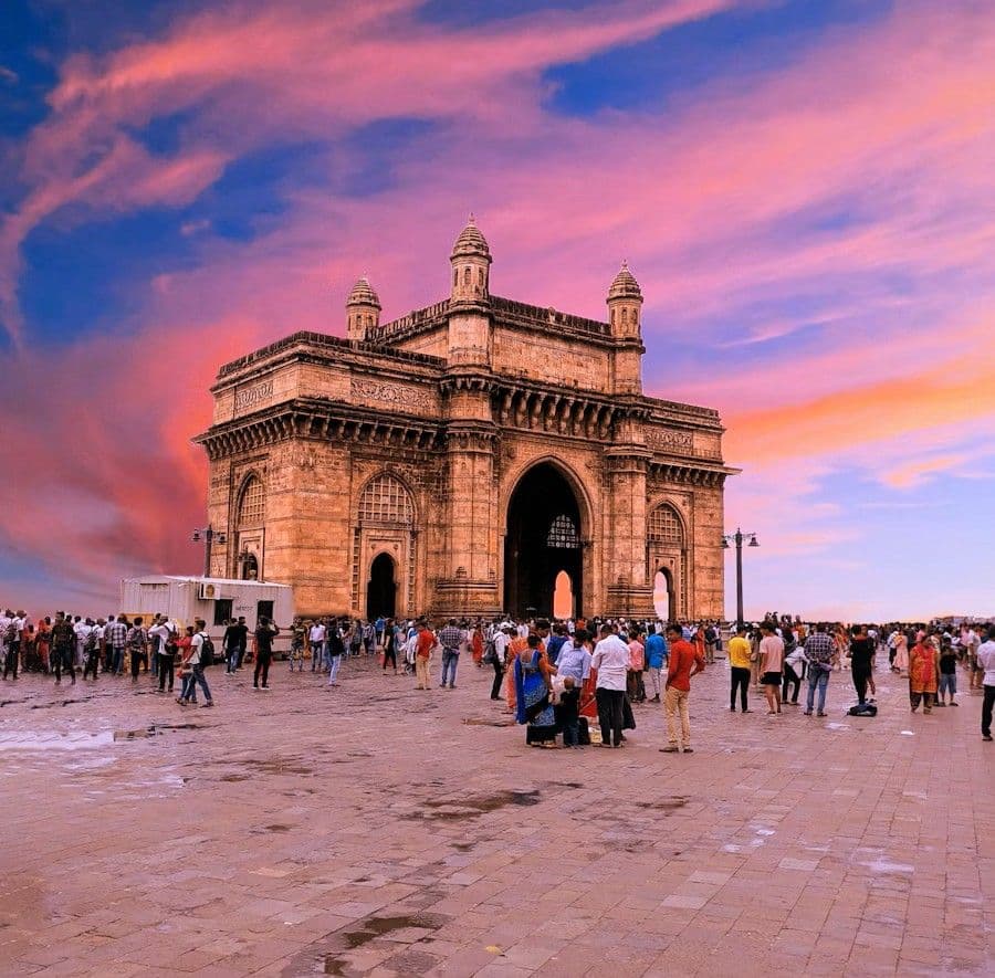 Mumbai to Chhatrapati Sambhajinagar/Aurangabad cab guide: route, stops, and comfort planning
